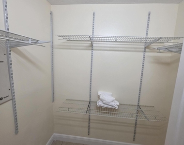 189 Cambridge Lane - Photo Thumbnail 13