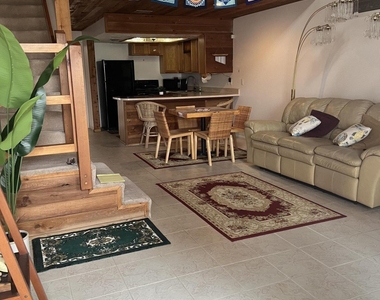 8154 Ridgewood Avenue - Photo Thumbnail 6