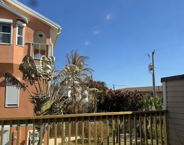 8154 Ridgewood Avenue - Photo Thumbnail 24