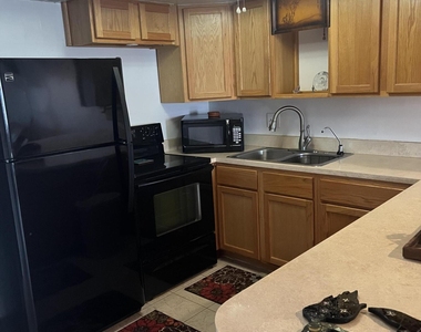 8154 Ridgewood Avenue - Photo Thumbnail 7