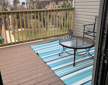 8154 Ridgewood Avenue - Photo Thumbnail 21