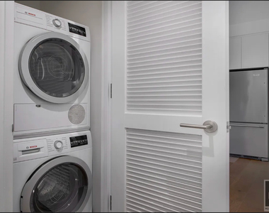 India Street - Photo Thumbnail 2