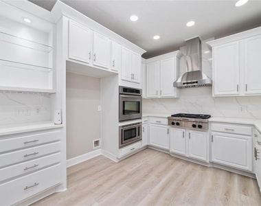 457 Corridor Way - Photo Thumbnail 16