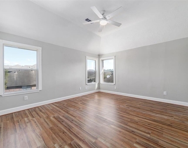 457 Corridor Way - Photo Thumbnail 28