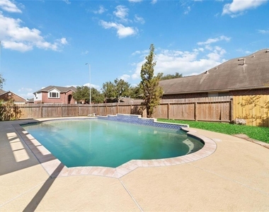 457 Corridor Way - Photo Thumbnail 5