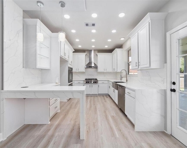 457 Corridor Way - Photo Thumbnail 15
