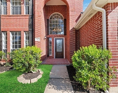 457 Corridor Way - Photo Thumbnail 2