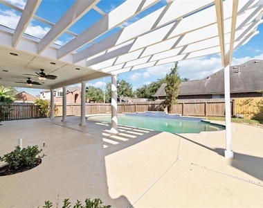 457 Corridor Way - Photo Thumbnail 7