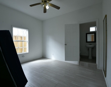 5817 Gaston Street - Photo Thumbnail 5