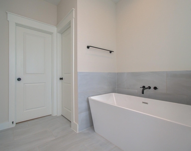 5309 Donovan Gardens Lane - Photo Thumbnail 13