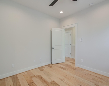 5309 Donovan Gardens Lane - Photo Thumbnail 9