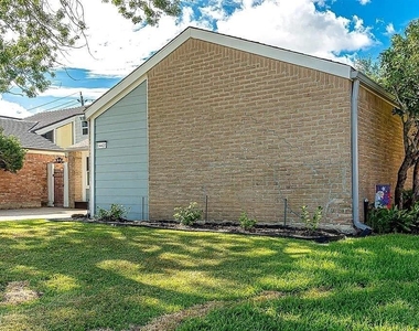 14427 Briarhills Parkway - Photo Thumbnail 2