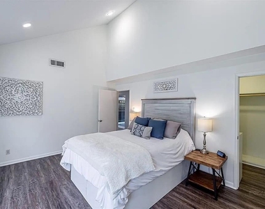 14427 Briarhills Parkway - Photo Thumbnail 15