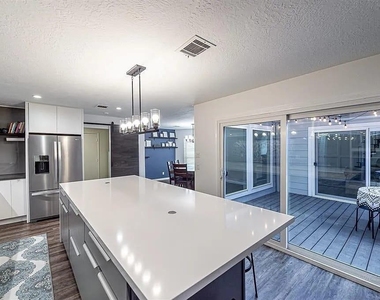 14427 Briarhills Parkway - Photo Thumbnail 10