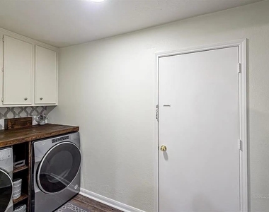 14427 Briarhills Parkway - Photo Thumbnail 12