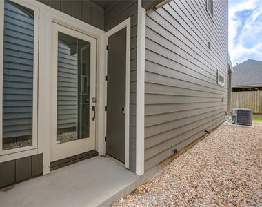4220 Mckinley Street - Photo Thumbnail 5