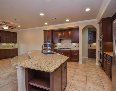 510 Mcallister Avenue - Photo Thumbnail 8