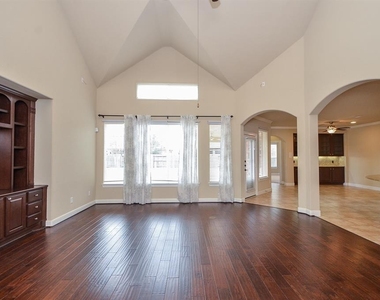 510 Mcallister Avenue - Photo Thumbnail 11