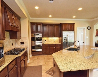 510 Mcallister Avenue - Photo Thumbnail 6