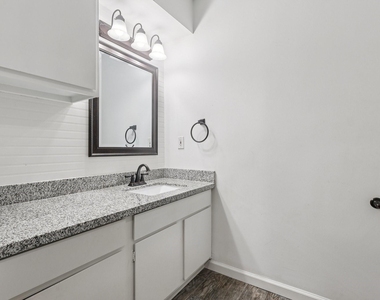 3919 Galway Lane - Photo Thumbnail 17