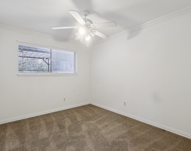 3919 Galway Lane - Photo Thumbnail 14