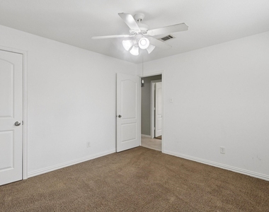 3919 Galway Lane - Photo Thumbnail 19