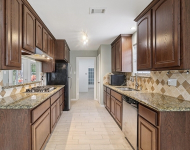 3919 Galway Lane - Photo Thumbnail 10