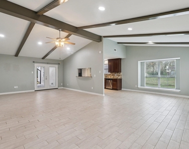 3919 Galway Lane - Photo Thumbnail 8