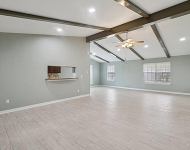 3919 Galway Lane - Photo Thumbnail 6