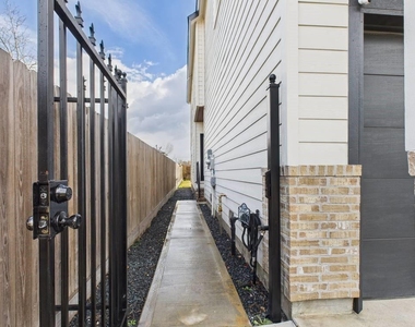6310 Norland Street - Photo Thumbnail 26