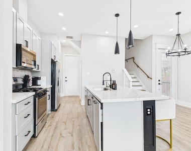 6310 Norland Street - Photo Thumbnail 5
