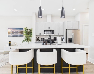 6310 Norland Street - Photo Thumbnail 3