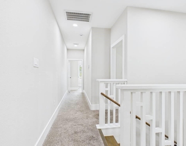 6310 Norland Street - Photo Thumbnail 10