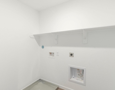 1052 Greenshank Drive - Photo Thumbnail 11
