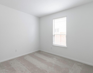1052 Greenshank Drive - Photo Thumbnail 22