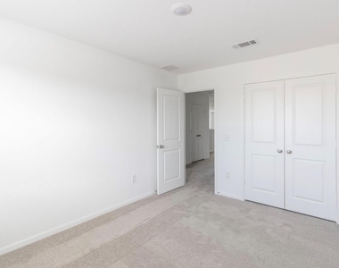 1052 Greenshank Drive - Photo Thumbnail 12