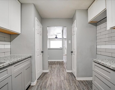 5117 Lavender St - Photo Thumbnail 9