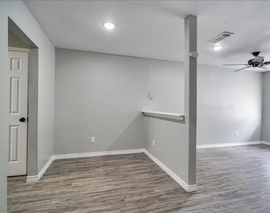 5117 Lavender St - Photo Thumbnail 4
