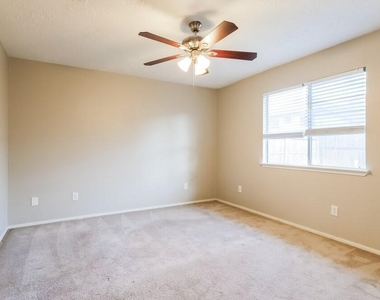 4306 Owens Creek Lane - Photo Thumbnail 8