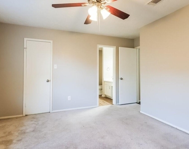 4306 Owens Creek Lane - Photo Thumbnail 9