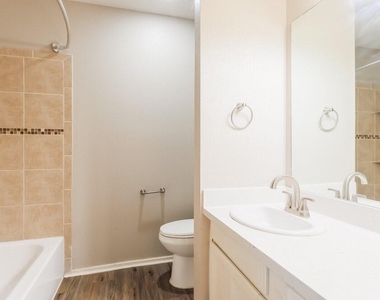 4306 Owens Creek Lane - Photo Thumbnail 13