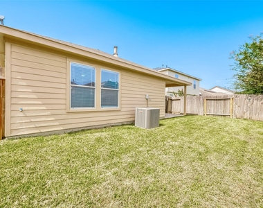 19319 Summer Island Way - Photo Thumbnail 21