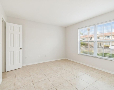 10375 Carrollwood Lane - Photo Thumbnail 12