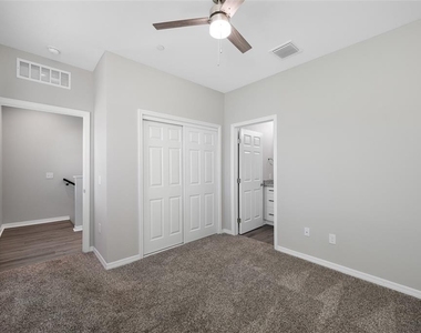 2115 Sebring Place - Photo Thumbnail 24
