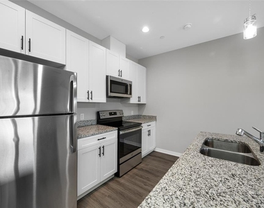2115 Sebring Place - Photo Thumbnail 6