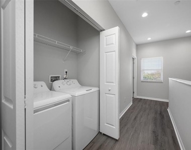 2115 Sebring Place - Photo Thumbnail 32