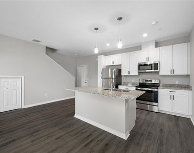 2115 Sebring Place - Photo Thumbnail 9