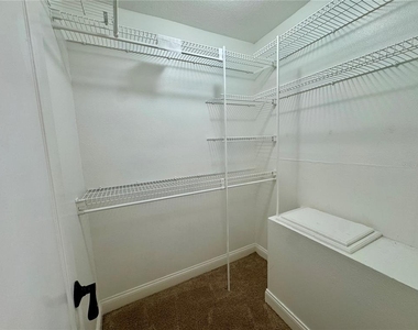 862 Cypress Lakes Boulevard - Photo Thumbnail 12