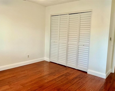 3206 W Azeele Street - Photo Thumbnail 8