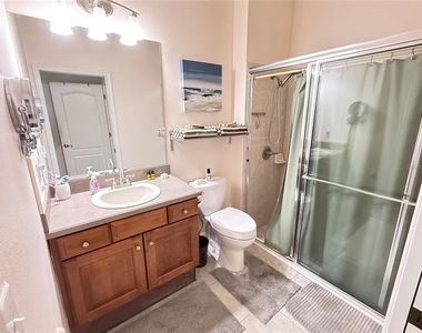2052 Inverness Greens Drive - Photo Thumbnail 17